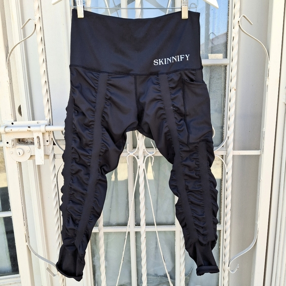 Skinnify Ruched Black High-Waisted Resistance Band Leggings   Women Size Medium - Picture 4 of 16